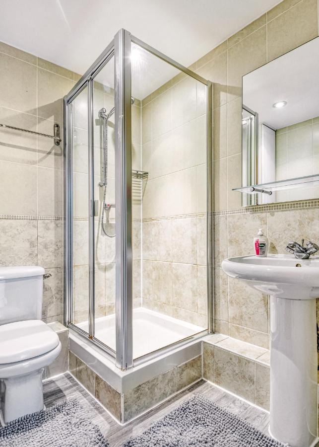 Riverside 2-Bedroom Apartments London Exterior photo