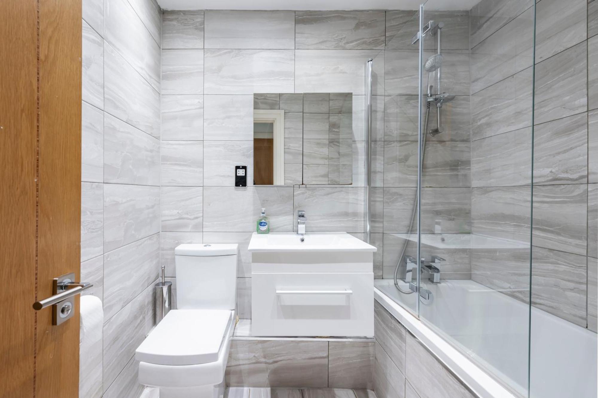 Riverside 2-Bedroom Apartments London Exterior photo